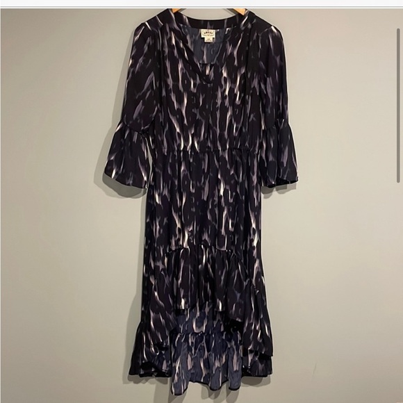 ARIAT high-low ruffled dress, black/lilac/white, size
S/P-EUC-Tier details-❤️😍 - Picture 14 of 15